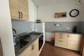 Uredna garsonijera za najam, Rijeka, Flat