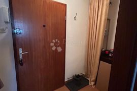 Uredna garsonijera za najam, Rijeka, Appartement