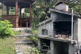 Borčec, obiteljska kuća 327m2, s prekrasnim pogledom i okućnicom od 1090m2, Zagreb, Σπίτι