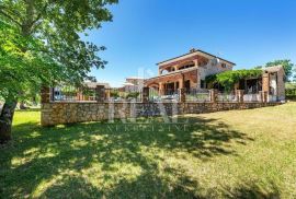 Poreč,Kurjavići,Villa sa bazenom 220 m2,2000m2 okućnice, Višnjan, Σπίτι