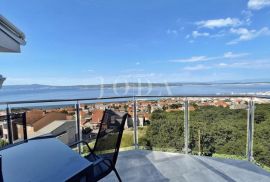 Moderan dvosobni stan sa panoramskim pogledom, Crikvenica, Kвартира