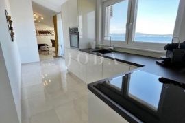 Moderan dvosobni stan sa panoramskim pogledom, Crikvenica, Apartamento