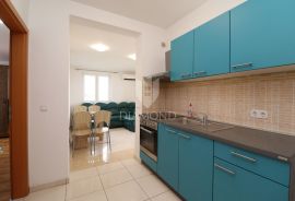 Poreč, okolica, PRILIKA! Dva stana sa vlastitom okućnicom, Poreč, Apartamento