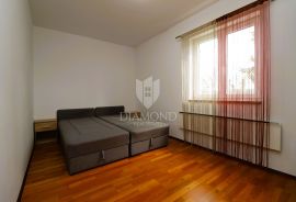 Poreč, okolica, PRILIKA! Dva stana sa vlastitom okućnicom, Poreč, Apartamento