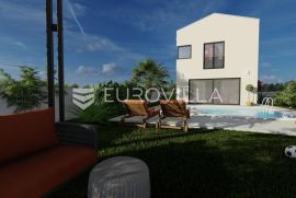 Istra, Svetvinčenat - kvalitetna moderna villa 180 m2 s bazenom 24 m2 - visoki roh bau, Svetvinčenat, House