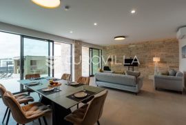 Istra, Rovinjsko selo, najam moderne dvojnice s bazenom 216 m², Rovinj, Maison