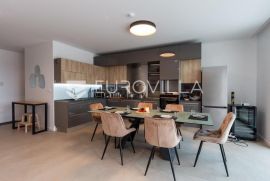 Istra, Rovinjsko selo, najam moderne dvojnice s bazenom 216 m², Rovinj, Kuća