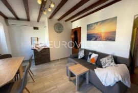 Istra, Rovinj - apartmanska zgrada u strogom centru grada s puno potencijala - 100 m od mora, Rovinj, Flat