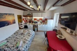 Istra, Rovinj - apartmanska zgrada u strogom centru grada s puno potencijala - 100 m od mora, Rovinj, Apartamento