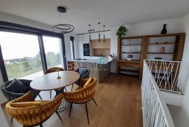 Opatija-Ika dvoetažan stan 2S+DB, 98.84 m2, Opatija - Okolica, Διαμέρισμα