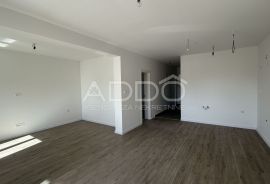 ĐAKOVO!!NOVOGRADNJA!STAN TROSOBNI NA 1 KATU 74,29 M2,U URBANOJ VILI,PRILIKA!!TOP DESTINACIJA!!, Đakovo, Flat