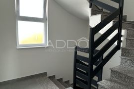 ĐAKOVO!!NOVOGRADNJA!STAN TROSOBNI NA 1 KATU 74,29 M2,U URBANOJ VILI,PRILIKA!!TOP DESTINACIJA!!, Đakovo, شقة