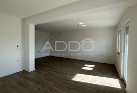 ĐAKOVO!!NOVOGRADNJA!STAN TROSOBNI NA 1 KATU 74,29 M2,U URBANOJ VILI,PRILIKA!!TOP DESTINACIJA!!, Đakovo, Flat