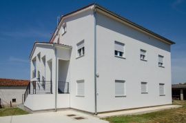 Apartmanska kuća na dobroj lokaciji, Ližnjan, Istra, Ližnjan, Maison