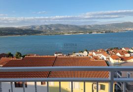 PRODAJA Čiovo kuća s 5 apartmana 200 m od mora, otvoren pogled na more, Trogir - Okolica, House