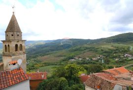 MOTOVUN-renovirana starina s 3 spavaće sobe, Motovun, Дом