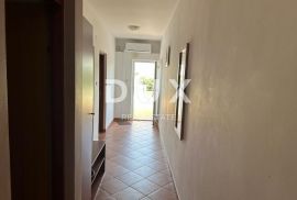 OTOK PAG, MANDRE, 2s+db apartman s pogledom na more, Kolan, Διαμέρισμα