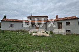 ISTRA, ROVINJ - Vila u izgradnji s prostranom okućnicom, Rovinj, House