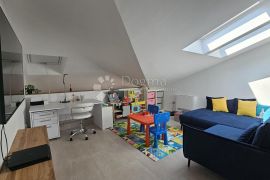 BULEVARD STAN 112.40M2 U NOVIJOJ ZGRADI, Rijeka, Wohnung