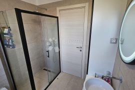 BULEVARD STAN 112.40M2 U NOVIJOJ ZGRADI, Rijeka, شقة