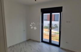 PREDIVNA NOVOGRADNJA 70m DO MORA, Privlaka, Apartamento