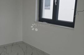 PREDIVNA NOVOGRADNJA 70m DO MORA, Privlaka, Flat