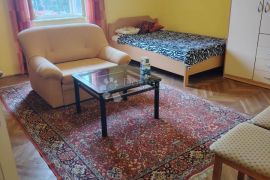 NAJBOLJA LOKACIJA U LOVRANU ZA DUGOROČNI NAJAM, Lovran, Appartment