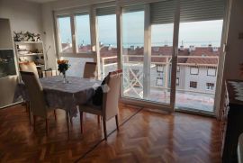 TOP LOKACIJA SA PANORAMSKIM POGLEDOM I LIFTOM, Rijeka, Apartamento