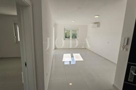 Crikvenica dvoetažni stan blizu mora, Crikvenica, Apartamento