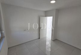 Crikvenica dvoetažni stan, Crikvenica, Apartamento