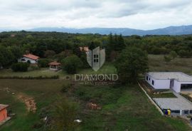 Prostrano zemljište u blizini Labina, Labin, Arazi