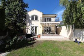 Izdavanje, vila u Zemunu ID#20245, Zemun, Дом