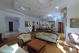 Zemun, vila na 5 ari placa ID#130436, Zemun, Дом