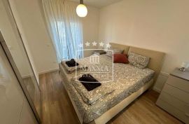 Diklo - luksuzan 4.5 sobni stan 50m do mora krovna terasa! 450000€, Zadar, Daire