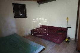 Seline - kuća katnica pogled more cca 150m od mora! 159000€, Starigrad, Σπίτι