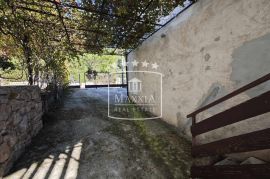 Seline - kuća katnica pogled more cca 150m od mora! 159000€, Starigrad, Maison