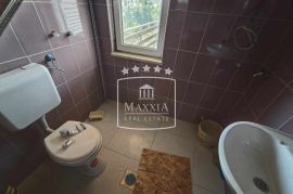 Seline - kuća katnica pogled more cca 150m od mora! 159000€, Starigrad, House