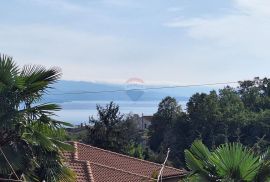 MATULJI - obiteljska kuća s dva stana i garažom, Matulji, Casa