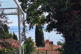 OPATIJA, LOVRAN - obiteljska kuća u oazi mira i zelenila, Lovran, House