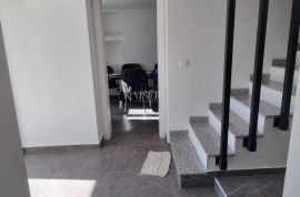 Drivenik - kuća za odmor sa bazenom, 150m2, Vinodolska Općina, Famiglia