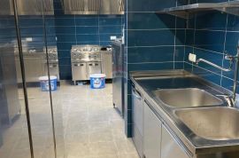 Sesvete, Sesvetska cesta, kompletno opremljen fast food lokal 67 m2 s izlogom, Sesvete, Commercial property