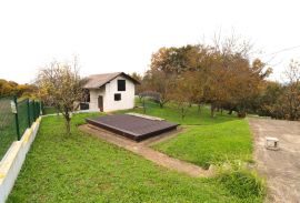 Vukovo selo, kuća s bazenom i velikom okućnicom, 209m2, Brdovec, Haus