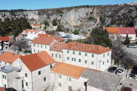 Kamena kuća u centru Imotskog 102 m2 - novo u ponudi, Imotski, Σπίτι