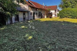 KUĆA ZA RUŠENJE I VELIKO GRAĐEVINSKO ZEMLJIŠTE, Prelog, Дом