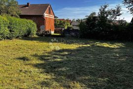 KUĆA ZA RUŠENJE I VELIKO GRAĐEVINSKO ZEMLJIŠTE, Prelog, House