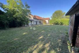 KUĆA ZA RUŠENJE I VELIKO GRAĐEVINSKO ZEMLJIŠTE, Prelog, House