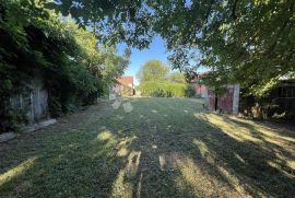 KUĆA ZA RUŠENJE I VELIKO GRAĐEVINSKO ZEMLJIŠTE, Prelog, House