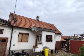 Kuća za adaptaciju u blizini centra, Varaždin, House