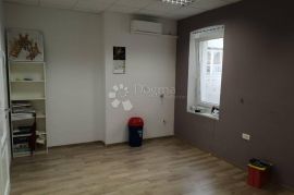 RIJEKA, CENTAR - 2 studio apartmana i poslovni prostor, Rijeka, Appartment