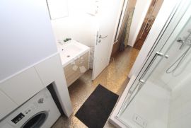 RIJEKA, CENTAR - 2 studio apartmana i poslovni prostor, Rijeka, Daire